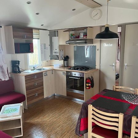 Mobilhome Camping Proche Des Plages Сен-Жан-де-Мон Екстериор снимка