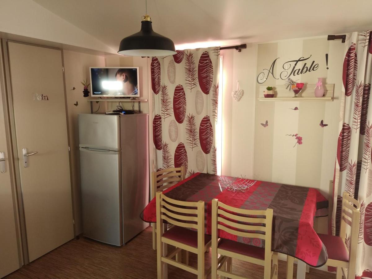 Mobilhome Camping Proche Des Plages Сен-Жан-де-Мон Екстериор снимка
