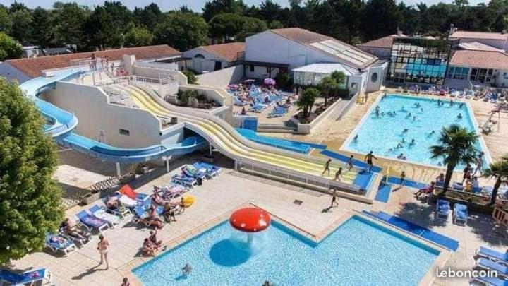Mobilhome Camping Proche Des Plages Сен-Жан-де-Мон Екстериор снимка