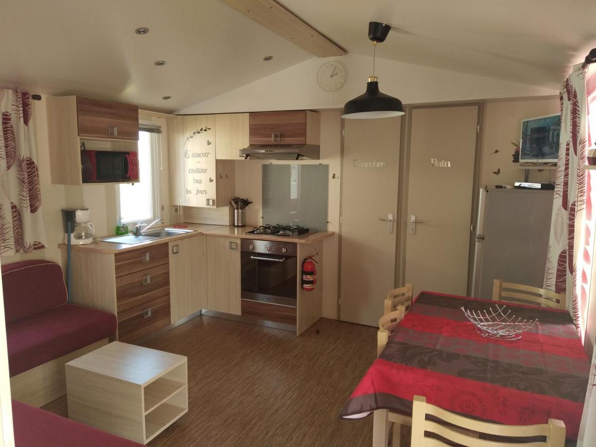 Mobilhome Camping Proche Des Plages Сен-Жан-де-Мон Екстериор снимка